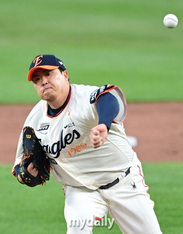 회장님 반하겠다! 류현진의 아트피칭, '뜬공→뜬공→삼진' 푸이그에 완승…6이닝 KKKKKK 위력투, 첫 승 보인다 [MD대전]