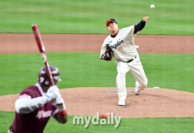 회장님 반하겠다! 류현진의 아트피칭, '뜬공→뜬공→삼진' 푸이그에 완승…6이닝 KKKKKK 위력투, 첫 승 보인다 [MD대전]