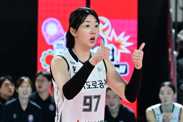 '흥국생명 우승 멤버' 이고은-정윤주, 여자배구 국가대표 발탁…허수봉-임성진-임동혁-황택의, 라미레즈호 이름 올려