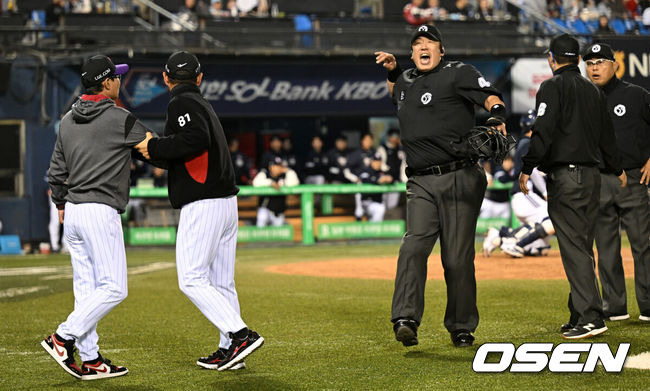 '분노의 욕설' 염경엽 감독 퇴장, 얼마나 화났으면 심판에게 '배치기'까지 했나 [오!쎈 잠실]