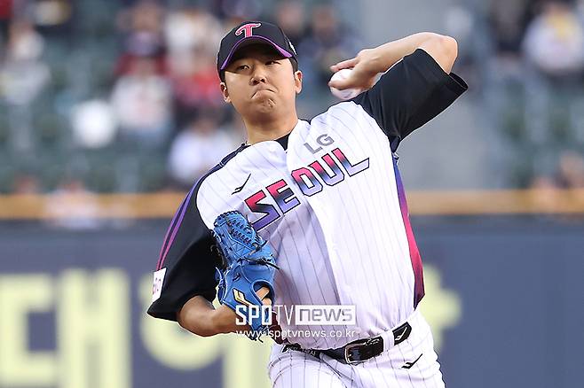 [잠실 게임노트] 염경엽 배치기→박동원 역전포→장현식 이적 첫 SV…LG 또 이겼다, 두산 잡고 2연승