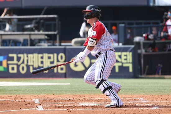 '13승 2패' 적수 없다! 염경엽 감독 극대노 욕설 퇴장→박동원 7회 역전 스리런 '쾅'…LG 첫 잠실 라이벌전 기선제압 [잠실:스코어]