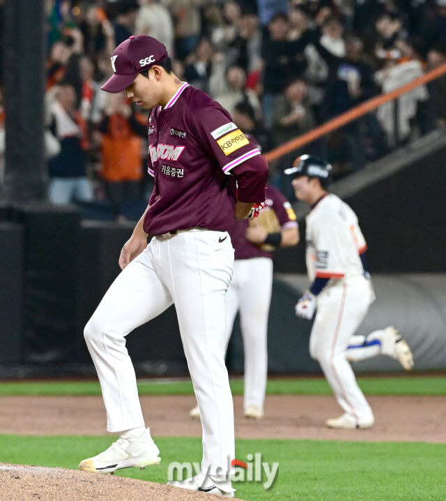 타율 꼴찌 한화 잊어주세요, 회장님 오신 날 17안타 12점 미쳤다…플로리얼&문현빈 몬스터월 넘기고, 류현진 첫 승 '탈꼴찌' [MD대전]