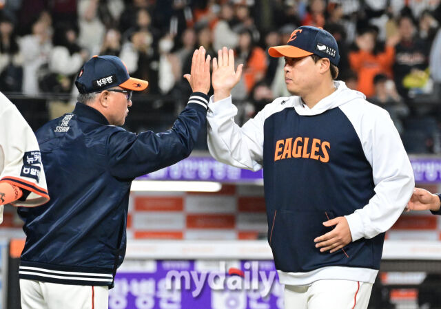 야구 사랑하는 회장님 오신 날, 류현진 6이닝 KKKKKK 괴력 투구…명장도 찬사