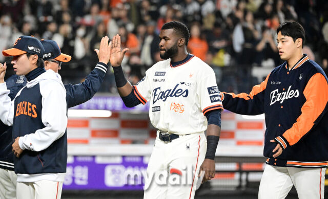 야구 사랑하는 회장님 오신 날, 류현진 6이닝 KKKKKK 괴력 투구…명장도 찬사