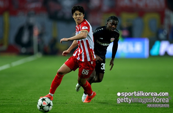 '러브콜 폭발!' 韓 역사상 이런 선수가 있었나...수비수가 유럽서 24경기 6골 3도움→그럼에도 이적 불가 왜?