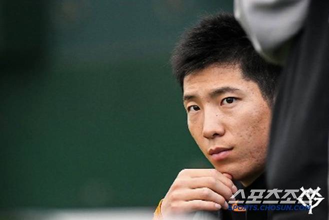 오타니에 초구 커브 홈런 맞더니…눈물 글썽이며 3경기 만에 2군행 요미우리 에이스, 개막전 선발이 2패-ERA 11.12[민창기의 일본야구]