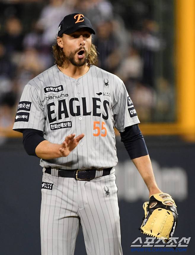 '너만 아니면 퍼펙트야' 7회까지 유일한 안타 케이브 향해 다가간 와이스...'궁금한 건 못 참는 성격'