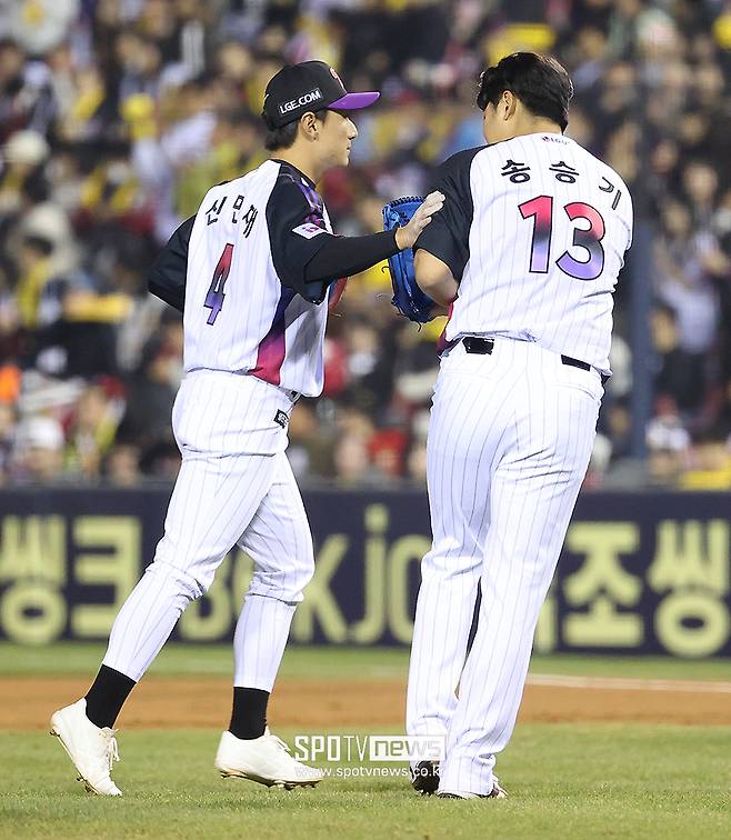 진짜 멘탈갑이네, 신민재 29경기 만에 실책하더니