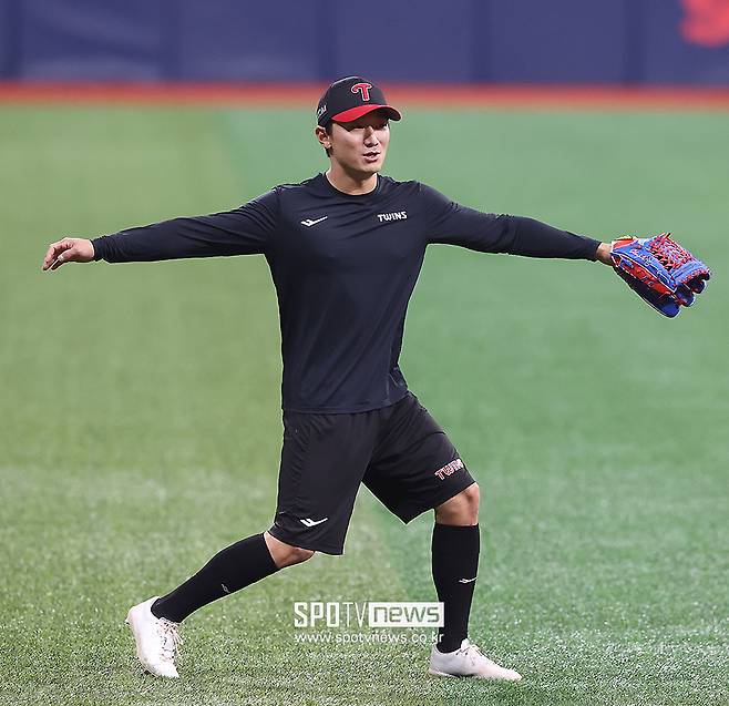 진짜 멘탈갑이네, 신민재 29경기 만에 실책하더니