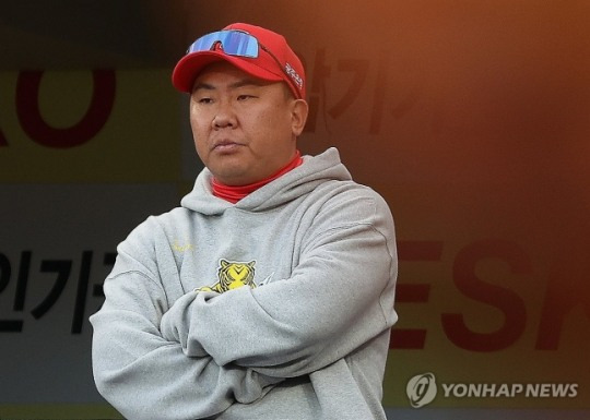 '90년대 야구하냐?'