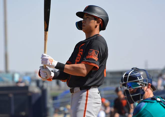 이정후, 양키스 상대로 첫 홈런 포함 2타수 1안타 3타점 맹활약...경기는 6회 우천종료