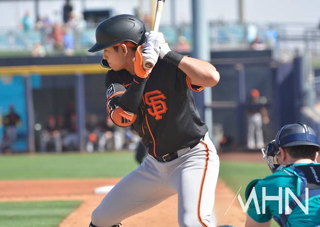 이정후, 양키스 상대로 첫 홈런 포함 2타수 1안타 3타점 맹활약...경기는 6회 우천종료