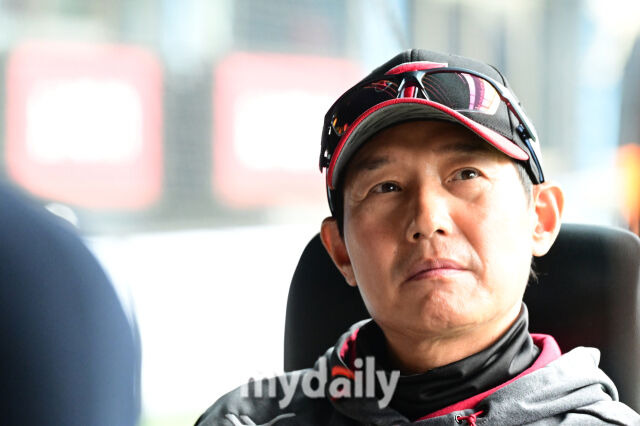 '배치기 퇴장' 염경엽 사과