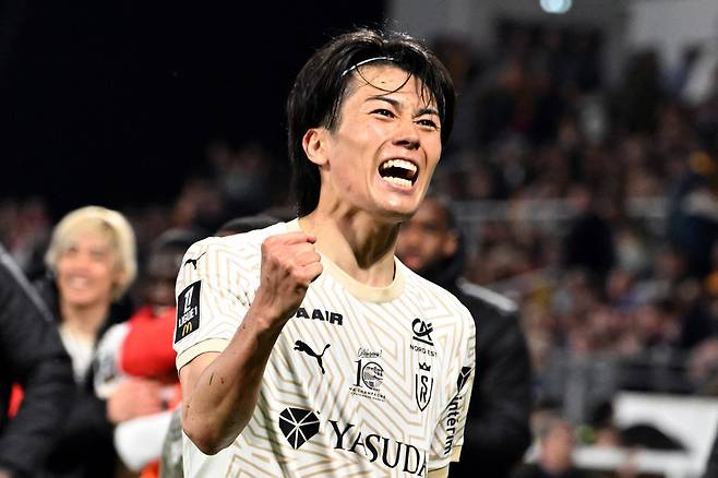 손흥민 보유국의 '대굴욕'…日 공격수가 먼저 5대리그 두자릿수 득점 돌파→오카자키 이후 10년만