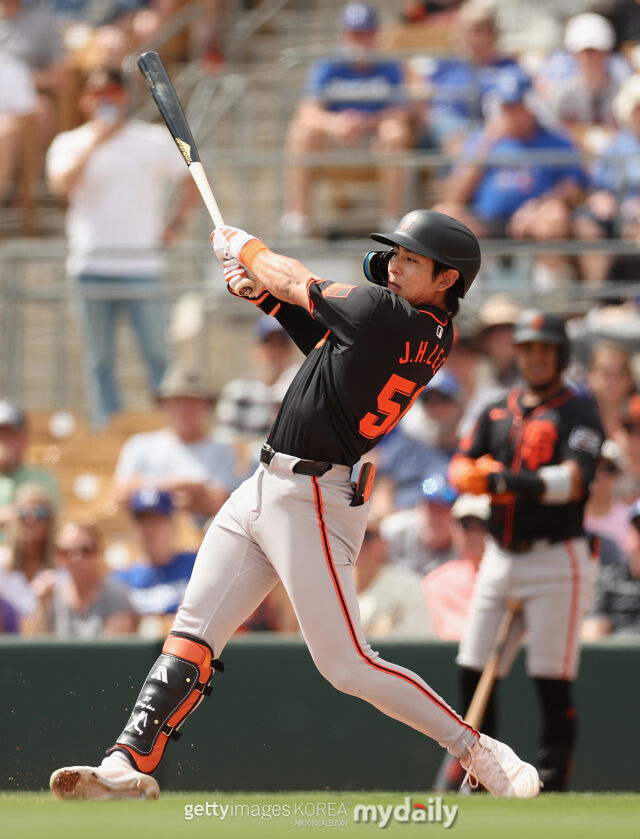 “이정후 3번타자로 정말 잘하고 있어, 공 세게 친다” SF 감독도 반했다…1610억원 외야수의 양키스타디움 폭격