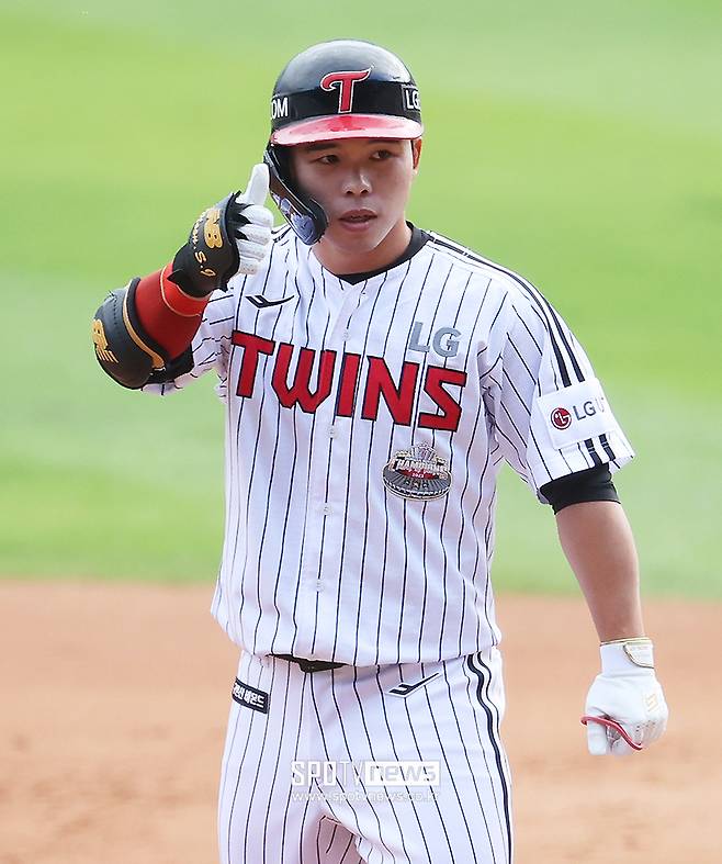 '절대 1강' LG 14승 2패 미쳤다…14억 에이스 벌써 3승, 두산 4연패 수렁 [잠실 게임노트]