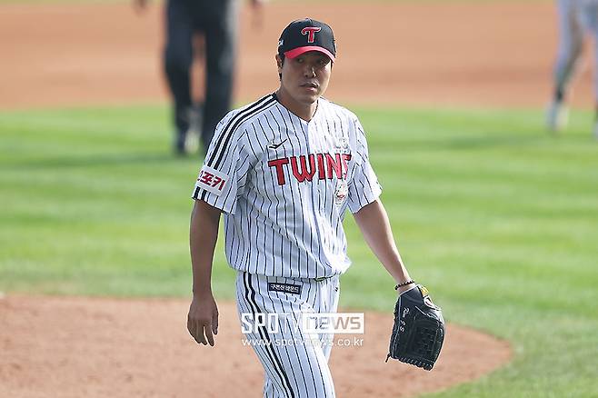 '절대 1강' LG 14승 2패 미쳤다…14억 에이스 벌써 3승, 두산 4연패 수렁 [잠실 게임노트]