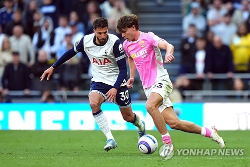 양민혁 날벼락! 2부 적응했는데…토트넘, '1860억' 英 윙어 영입 선두