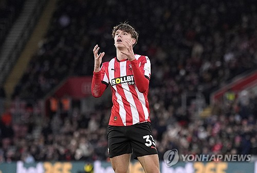 양민혁 날벼락! 2부 적응했는데…토트넘, '1860억' 英 윙어 영입 선두