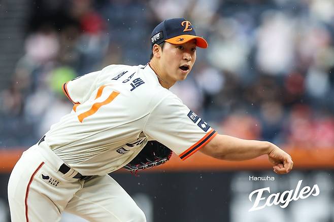 류현진 이어 '78억 FA' 엄상백 첫 승, MOON 바람 이뤄지지 않았다…5회 이전 강판→3G 3패 ERA 6.75 [대전 현장]