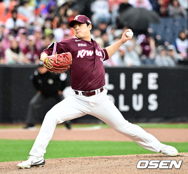 156km 강속구보다 먼저 뽑힌 이유 있었네, 19세 신인 맞아? 위기의 키움 구한 '전체 1순위' 정현우