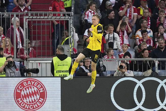 ‘앗.. 대형 실책’ 김민재, ‘54분’ 조기 교체 아웃···뮌헨, 도르트문트와의 ‘데어 클라시커’ 2-2 무→레버쿠젠과 6점 차[분데스 리뷰]