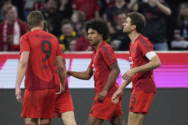 ‘아.. 대형 실책’ 김민재, ‘54분’ 조기 교체 아웃···뮌헨, 도르트문트와의 ‘데어 클라시커’ 2-2 무→레버쿠젠과 6점 차[분데스 리뷰]