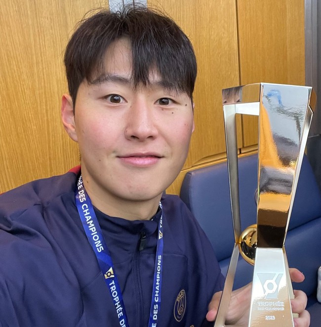 'PSG서 방출' 이강인, 맨체스터 유나이티드행 임박...