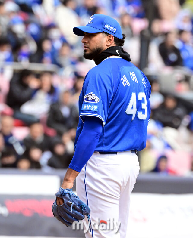 의아했던 최고 구속 144km, 어깨 부상 징조였나…삼성 레예스, 어깨 염증으로 1군 말소