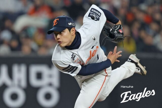 문동주가 증명한 159km의 역설…왜 그동안 이것을 거의 안 썼을까, 진짜 포텐셜 팍팍? 건강만 해다오