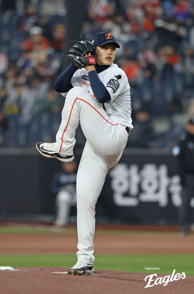 문동주가 증명한 159km의 역설…왜 그동안 이것을 거의 안 썼을까, 진짜 포텐셜 팍팍? 건강만 해다오