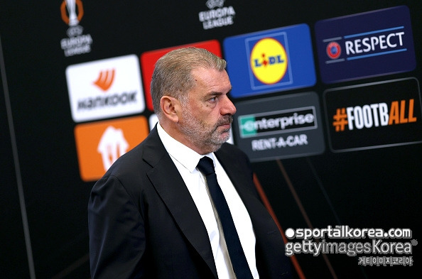 [독점] “토트넘 회장, 포스테코글루 충격 경질! 유로파 결과 상관없다” 英 대서특필