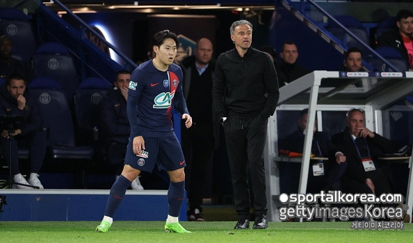 태극기 펄럭 “이강인 PSG 떠나 사우디 간다! 이적료만 801억” 재점화