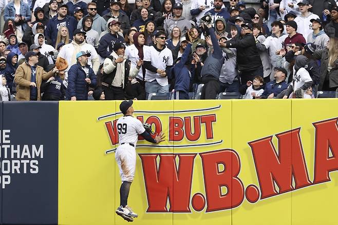 지금 이정후는 저지와 오타니 사이에...똑딱이·오버페이 우려도 날렸다