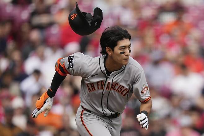 지금 이정후는 저지와 오타니 사이에...똑딱이·오버페이 우려도 날렸다