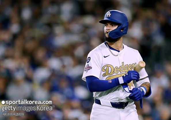 '큰일 났다' 참다 못한 다저스, '38HR 중견수' 트레이드 논의...美 매체