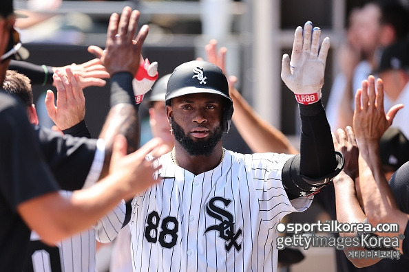 '큰일 났다' 참다 못한 다저스, '38HR 중견수' 트레이드 논의...美 매체