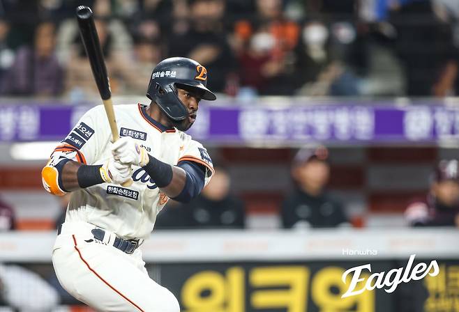 플로리얼도 터졌잖아! 128억 어디 갔어?…'패패패' 78억 사이드암·'1할대 9번' 50억 유격수 언제 반등하나