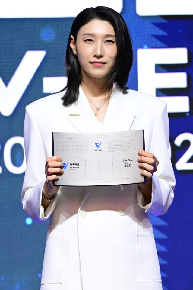 '은퇴' 김연경 배구계 안 떠난다, 흥국생명 어드바이저 제안 받아