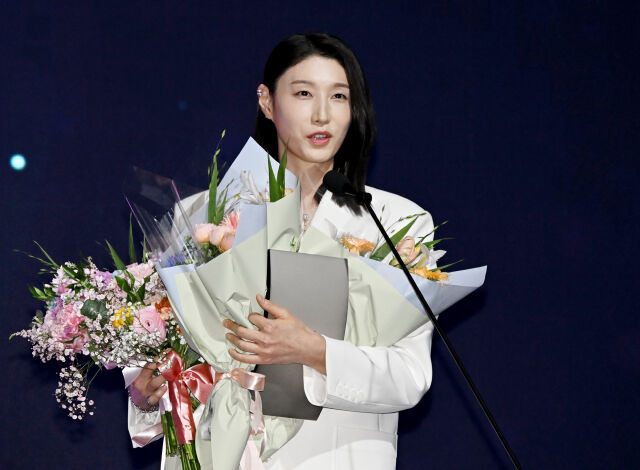 '은퇴' 김연경 배구계 안 떠난다, 흥국생명 어드바이저 제안 받아