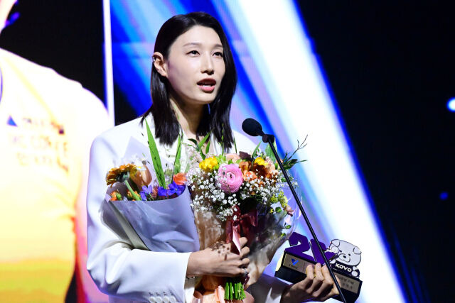 '은퇴' 김연경 배구계 안 떠난다, 흥국생명 어드바이저 제안 받아