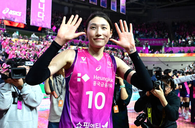 '은퇴' 김연경 배구계 안 떠난다, 흥국생명 어드바이저 제안 받아