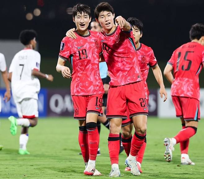 일본 봤나? 한국 축구 준결승 간다!…타지키스탄전 승부차기승→U-17 아시안컵 4강 진출!