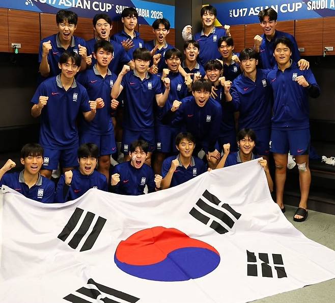 일본 봤나? 한국 축구 준결승 간다!…타지키스탄전 승부차기승→U-17 아시안컵 4강 진출!
