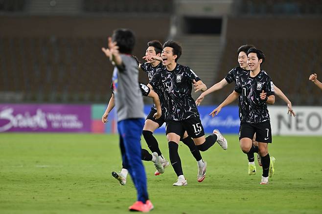 한국, 승부차기 끝에 U-17 아시안컵 4강행...북한은 인니 6-0 대파