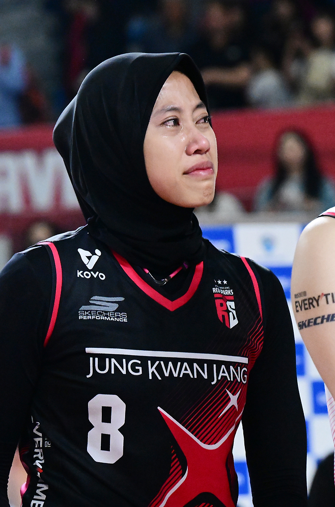 “왜 메가가 베스트7에 없나?” 인도네시아 팬 발끈···V리그 시상식 수상 불발에 “재계약 안하길 잘 했어”