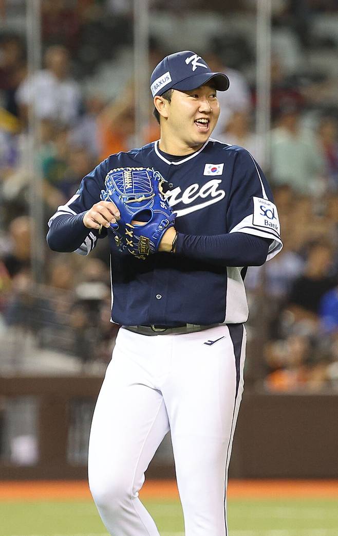 KIA는 곽도규 팔꿈치 수술·LG는 유영찬 팔꿈치 골절…프리미어12 투혼 아닌 혹사였나