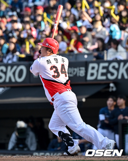 42살 타자가 팀내 타율 1등, 이러니 금강불괴...최고령 3할에 쉰살까지 야구하려나