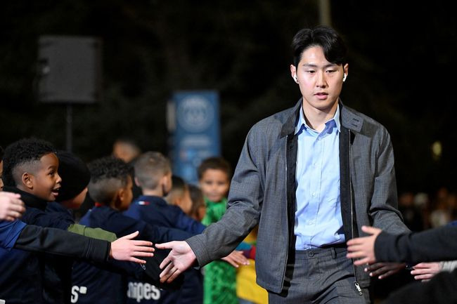 '황금 왼발' 이강인(24, 맨유) 소식에 PSG도 환호! PL 러브콜 커진다...